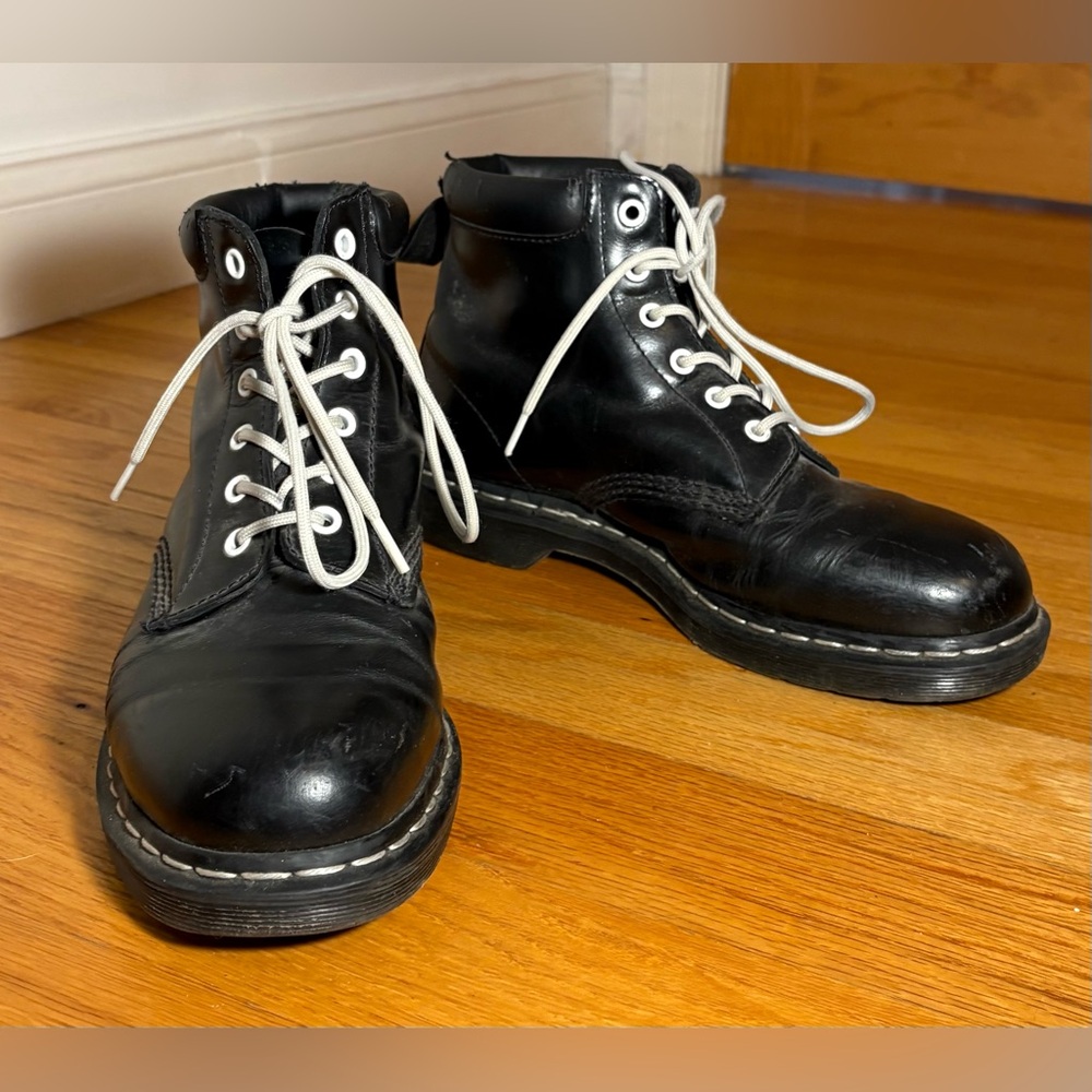 Dr. Martens Black Leather Men's Boots - Picture 3 of 5